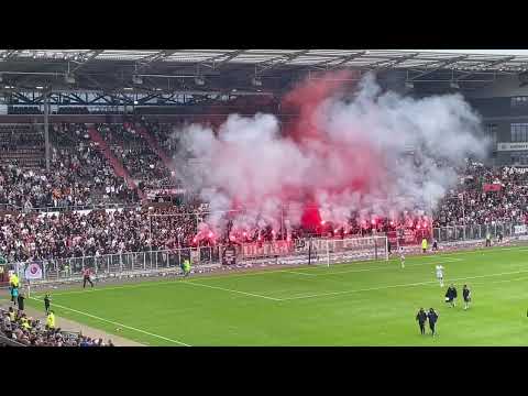 Pyro der St. Pauli Fans vor dem Spiel gegen Hapoel Tel Aviv