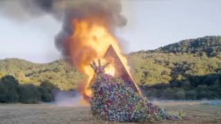 XTC’s Sacrificial Bonfire and the last scene of Midsommar