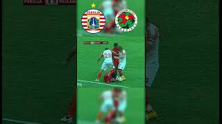 Download lagu Duel antara Syamsul dengan Dong Soo di Laga Persija vs Persisam mp3