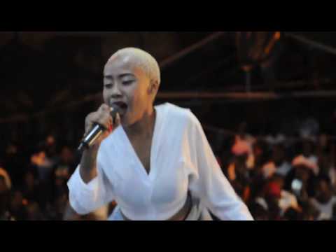 AMBER LULU : AVUA LIVE JUKWAANI