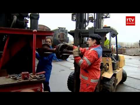 Soap rond locomotief voorbij