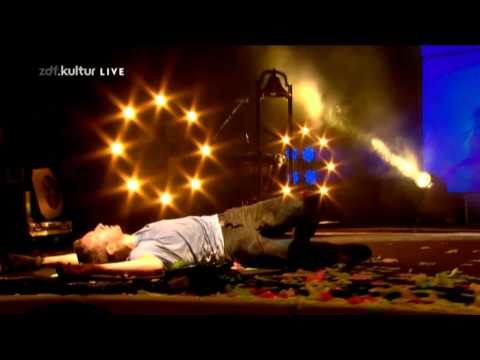 Coldplay - Lost (Live @ Glastonbury 2011)