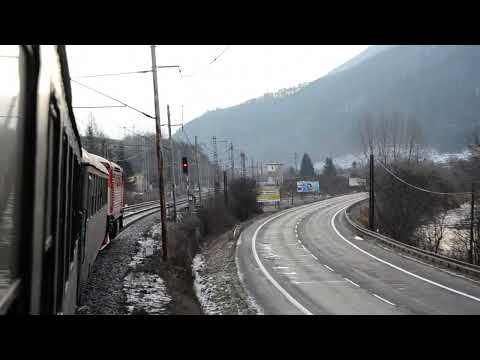 Silvestrovská jazda na Oravu, špeciálny vlak sa blíži k žst. Kraľovany, 30.12.2012