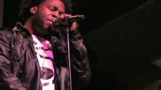 Dwele-travelin girl.avi