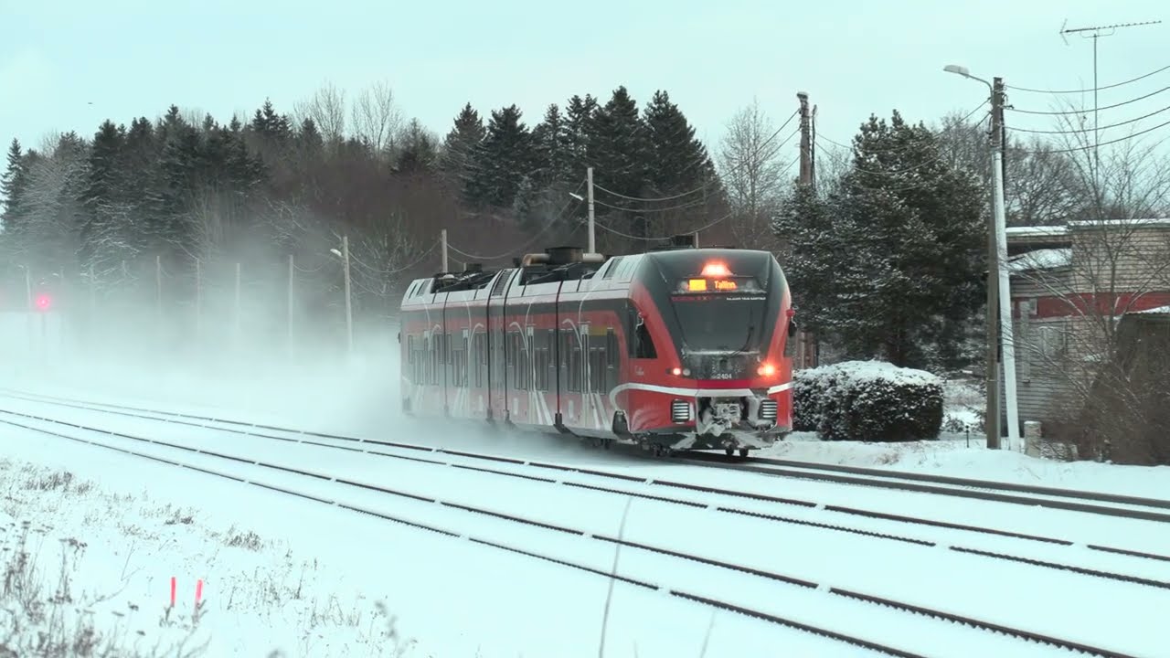 Штадлерский дизель-поезд 2404 нa ст. Кадрина / Stadler DMU 2404 at Kadrina station
