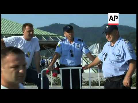 +4:3 Preparations at Potocari cemetery, security, pilgrims arriving by bus