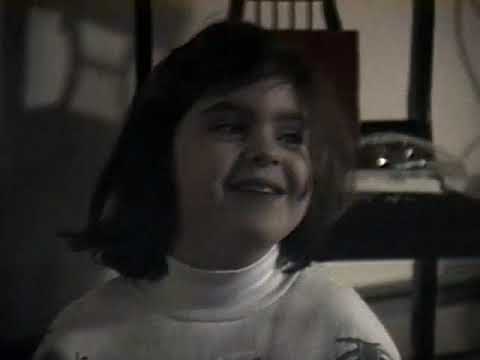 Marisa sings Jingle Bells in French? & English