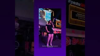 Download lagu Vero Kanaya at Liquid Barkit with LDR cuplikan singkat saja. Cipt Ndarboy Genk-Lintang Sewengi mp3