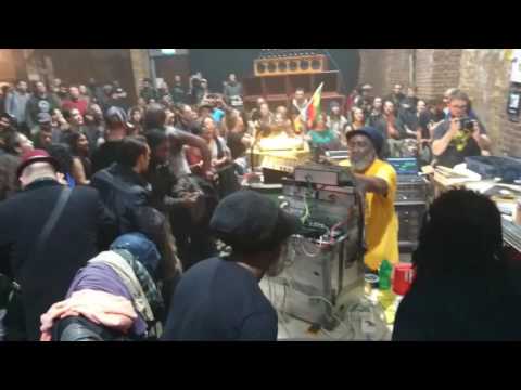 Channel One live @Village Underground, 27/11/16, Last tunes!