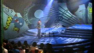 Download lagu Ziana Zain - Madah Berhelah (1992) LIVE mp3 Download lagu Ziana Zain - Madah Berhelah (1992) LIVE mp3