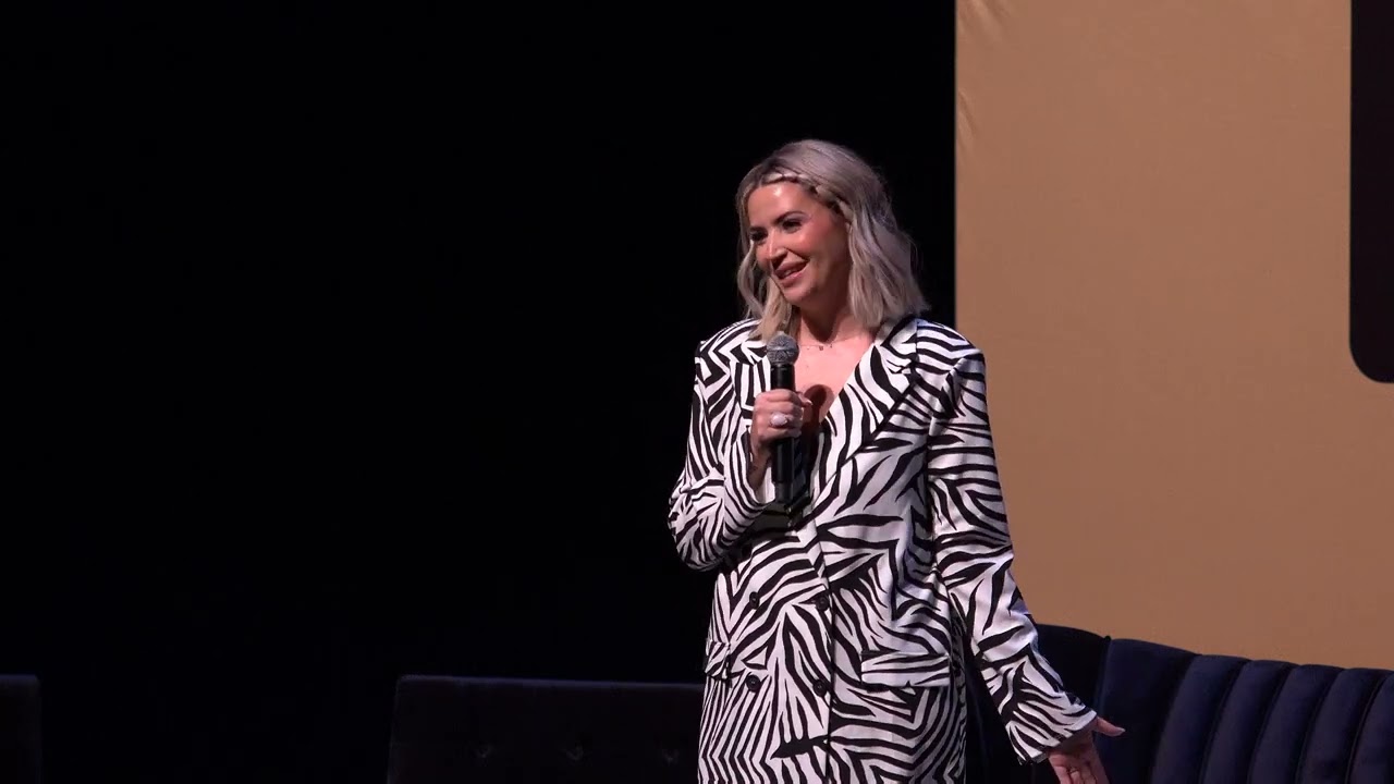 Sarah Nicole Landry (@Thebirdspapaya )  - Social Icon 2022 Keynote