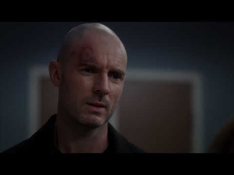 Hayes Delivers Some Shocking News to Bailey - Grey's Anatomy