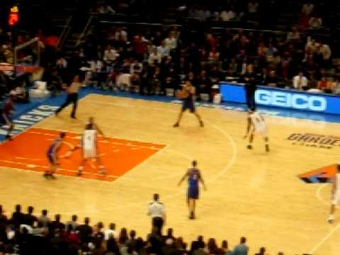 Jeremy Lin enters the game; Warriors vs. Knicks at MSG