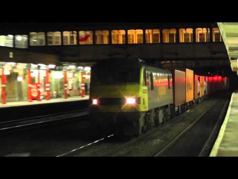 90041 4m11 Coatbridge - Crewe liner 29th October 2013