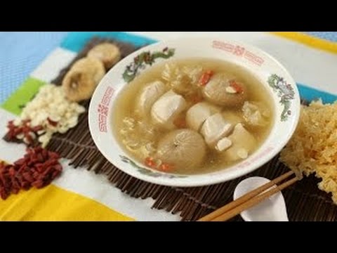 White Fungus and Chicken Soup