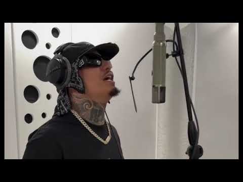 Bebeshito - Hello_ te esta llamando el pasado    ( si yo te llamo) 