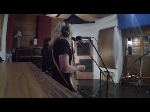 Little Scream - Love As A Weapon