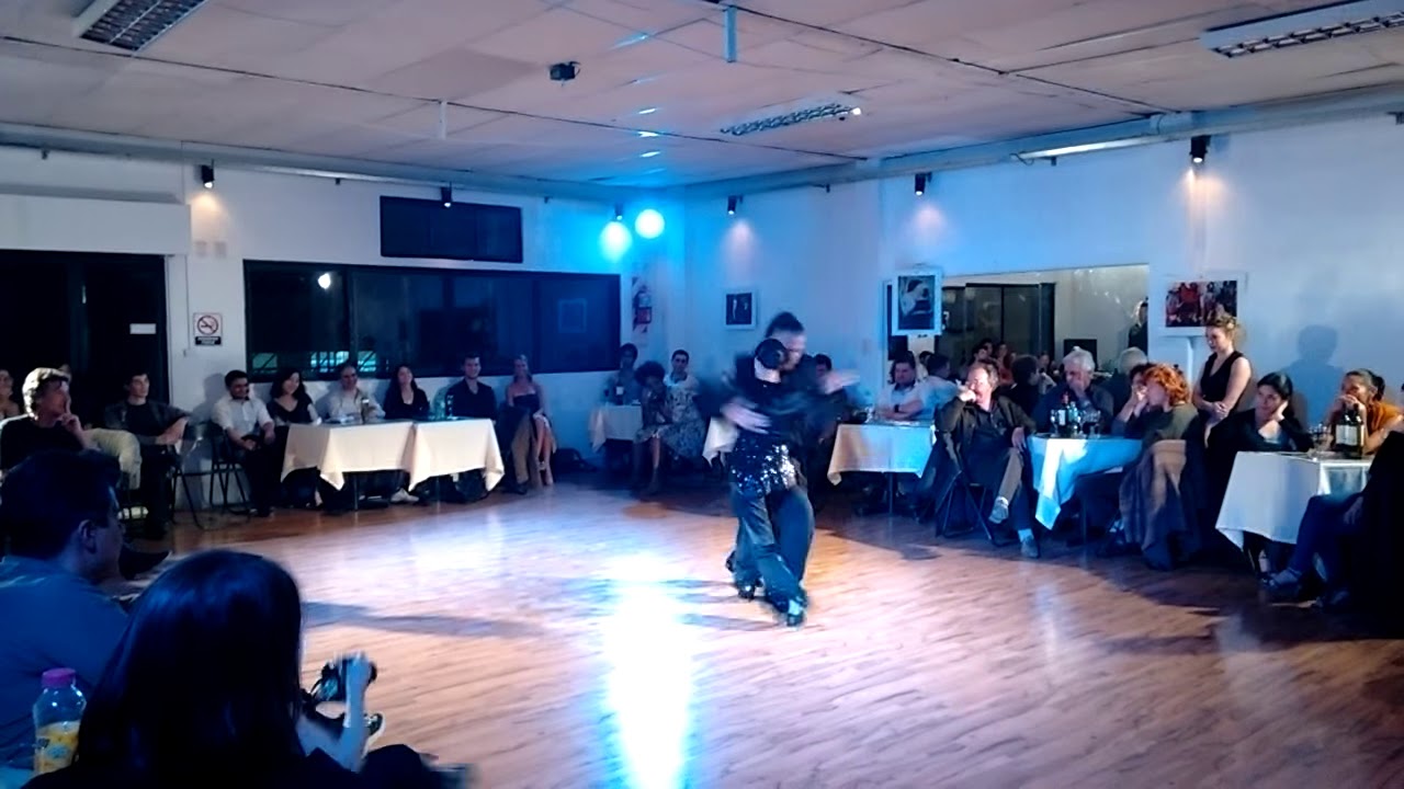 58 Dos Orillas práctica de tango, bailan Mariana Flores y Eduardo Capussi  4 de septiembre 2015  3