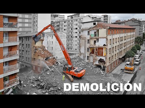 Demolición de las Antiguas Viviendas Militares de la Calle Ezcurdia en Gijón