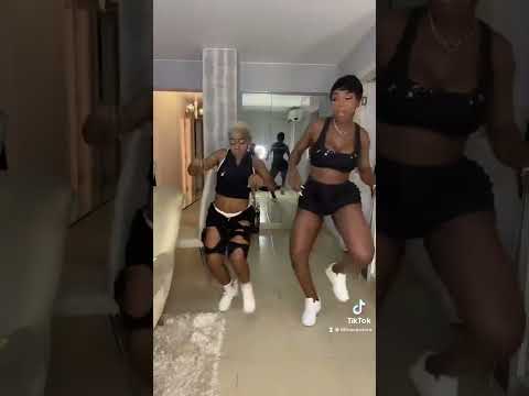 Titica 😲 Meu Deus - Não Poderia + Saio Muito Bem