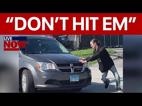 Video | VIDEO: Protestor blocks ICE van in Chicago