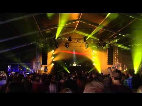 Sander van doorn plays Kernkraft400 -zombie nation  @ summer sound festival helsinki 2014