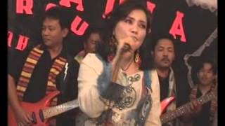 Download lagu OM NADIYAH Deritamu Deritaku mp3