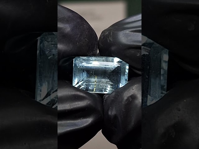 حجر اكوامارين طبيعي مفحوص و موثق بشهادة مختبر