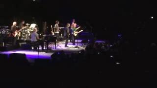 Jackson Browne, Bonnie Raitt, Joel Rafael, Jason Mraz "I Am a Patriot" (Standing Rock, 27 Nov 2016)