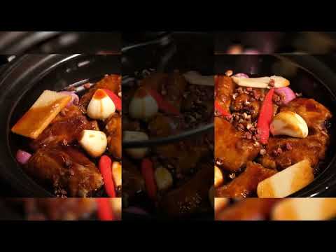 Hoa tại nhà hàng Sườn Trà Cingapura - Fundador Bak Kut Teh Phú Mỹ Hưng Q7