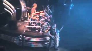 Nickelback - Because Of You with a great solo ( 2010 )