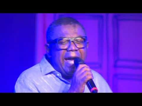 Reinaldo - Agora viu que perdeu e chora [Reinaldo e Seus Convidados]