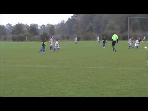 11, Leuk stukje voetbal, eindigt in een goal van Thijs, JEKA F1