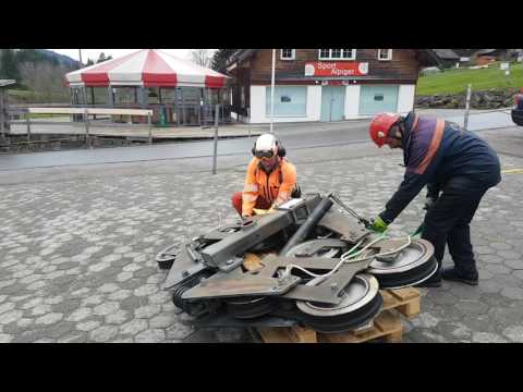 Transport und Wartung Rollenbatterien der Sesselbahn Wildhaus-Oberdorf