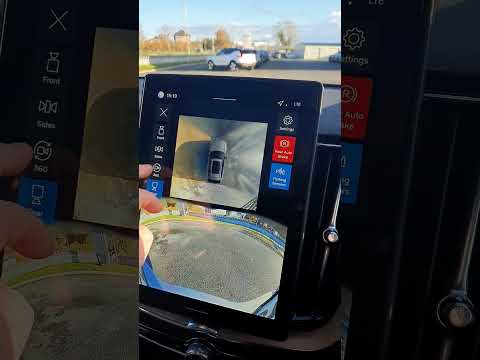 Volvo XC60 T6 AWD Phev Plus Dark - Image 2