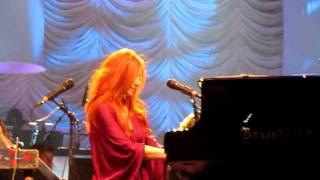 Tori Amos - Yes, Anastasia - Live with the Metropole Orchestra