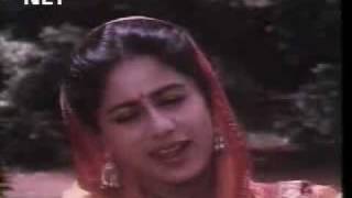 husn ki wadiyon mein-- film-waaris - YouTube