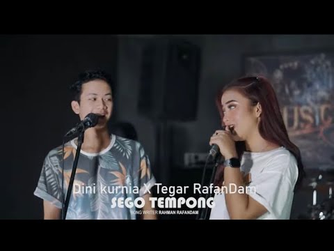 Dini kurnia Feat Tegar - Sego Tempong " umpomo biso sun puter maning " ( Official Video Music )