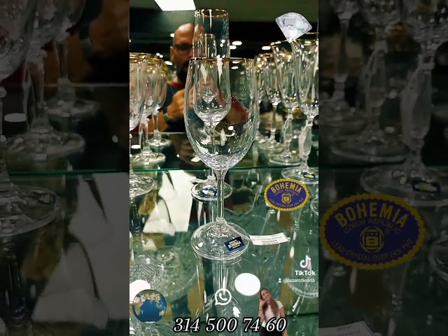 Vídeo relacionado con Oak & Steel - 4 Elegantes Copas De Vino De Acero Inoxidable Dorado, 540ml - Juego De Regalo De Copas De Vino Irrompibles, Para Bar En Casa, Bodas, Aniversarios, Cumpleaños
