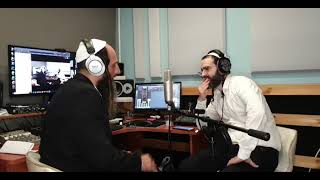 מלווה מלכא עם שי גז והרב מאור קריו פרשת כי תבוא תשפא (הרב מאור קריו) - התמונה מוצגת ישירות מתוך אתר האינטרנט יוטיוב. זכויות היוצרים בתמונה שייכות ליוצרה. קישור קרדיט למקור התוכן נמצא בתוך דף הסרטון