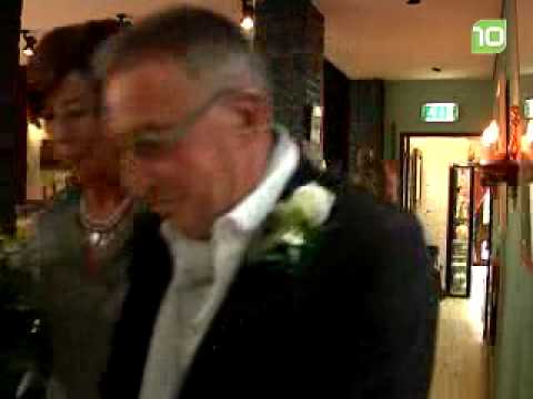 Moeder en zoon trouwen op 9-9-9