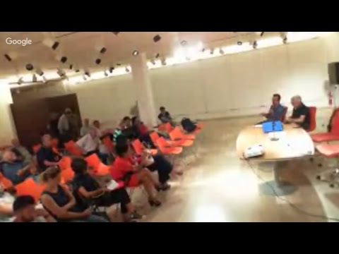 Trascinando il dolore nelladdome e nella parte posteriore negli uomini La rimozione del ernia del prezzo del collo dellutero