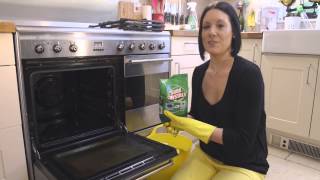 Cleaning your Oven with Soda Crystals