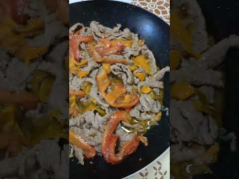 Straccetti con i peperoni arrosto: un secondo piatto da leccarsi i baffi 🫶