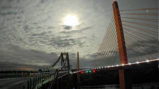 preview picture of video 'Time-Lapse of Penobscot Narrows Bridge at Night'