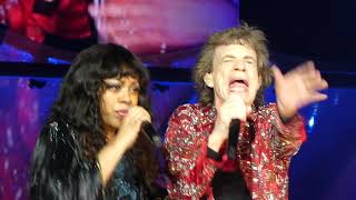 Mick Jagger and Sasha Allen sing Shelter