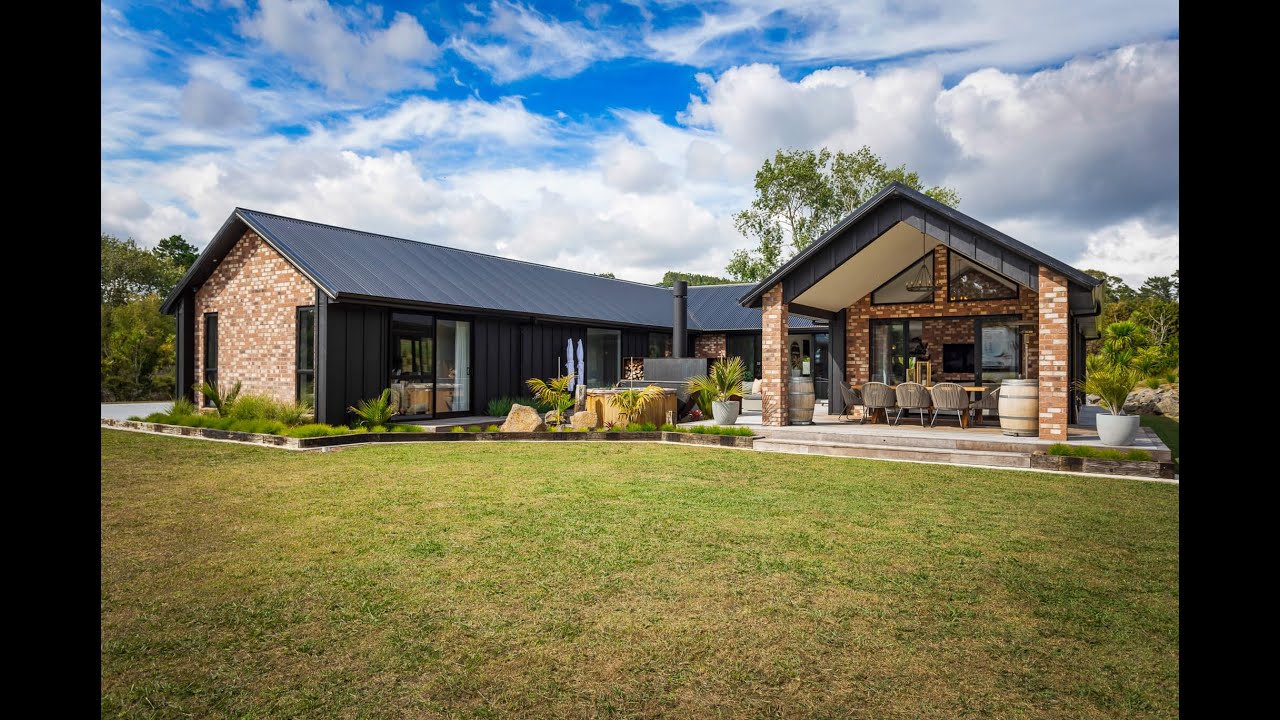  Madison Park Homes - Luxury Build Timeless Brickwork, Muriwai