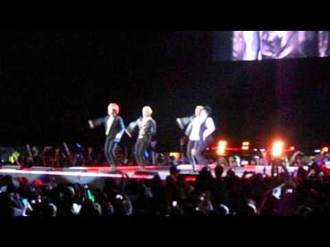 SHINee - Lucifer @ KMF 2014