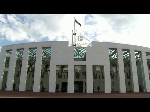 オーストラリア国会でレイプされたと主張する女性、首相は苦情処理の方法を謝罪 (Woman alleges raped in Australian parliament, PM apologizes for way complaint handled)