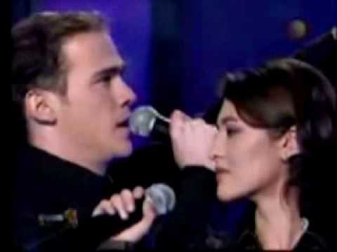 Darina y Rodrigo Arizpe "A puro dolor" Operacion Triunfo Mexico Gala 8 (29/09/2002)